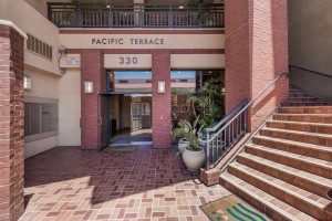 Pacific-Terrace-entrance          